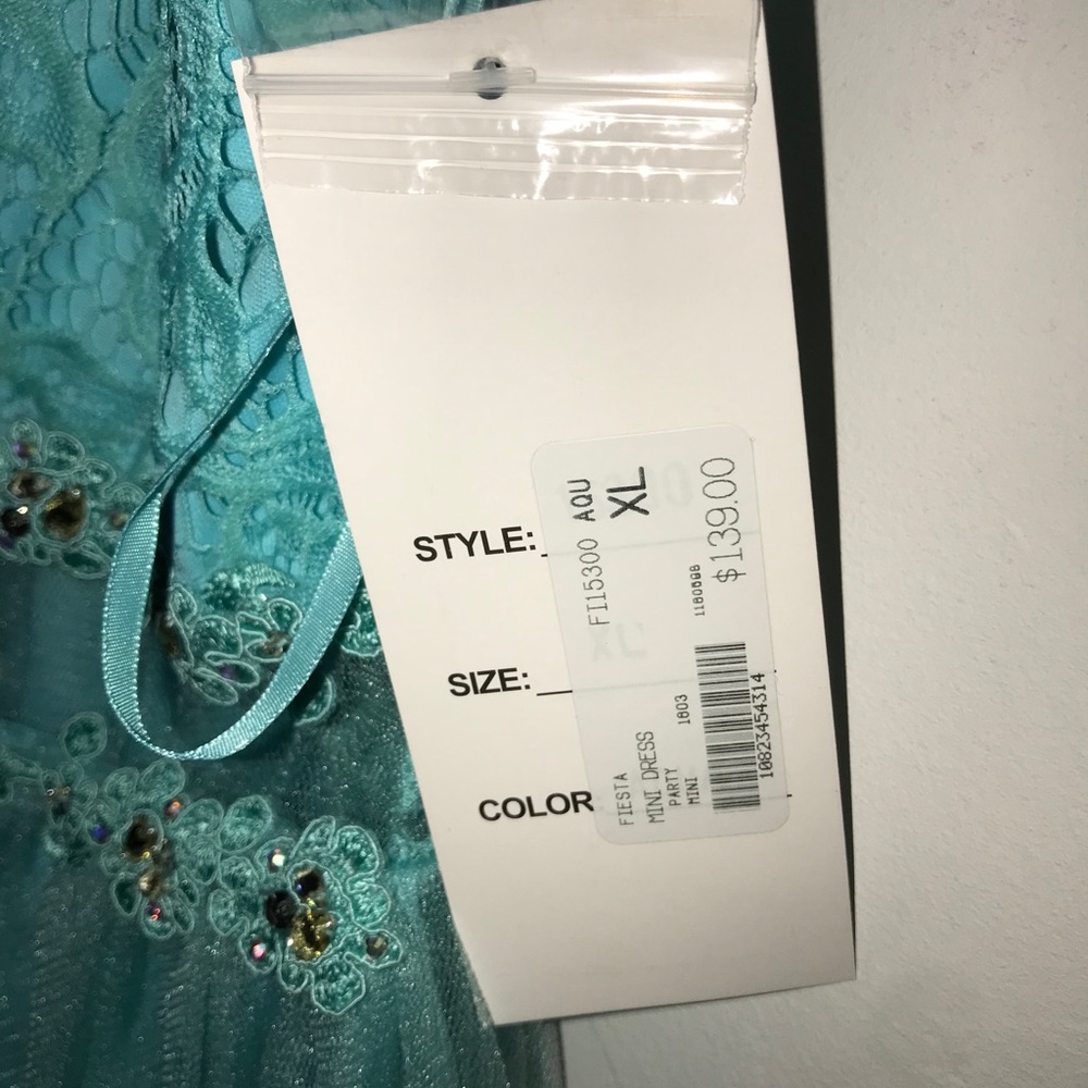 Prom dress - Picture 3 of 3